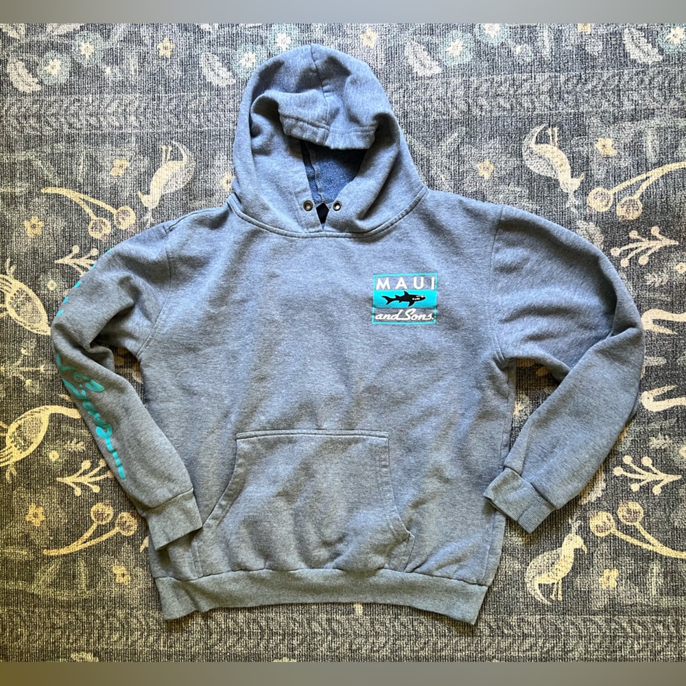 Maui and Sons Gray Sweatshirt With Shark Graphic Casual Comfort